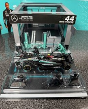 Burago Pit Pass Mercedes AMG F1 W15 44 Lewis Hamilton 2024 1/43 - No Box