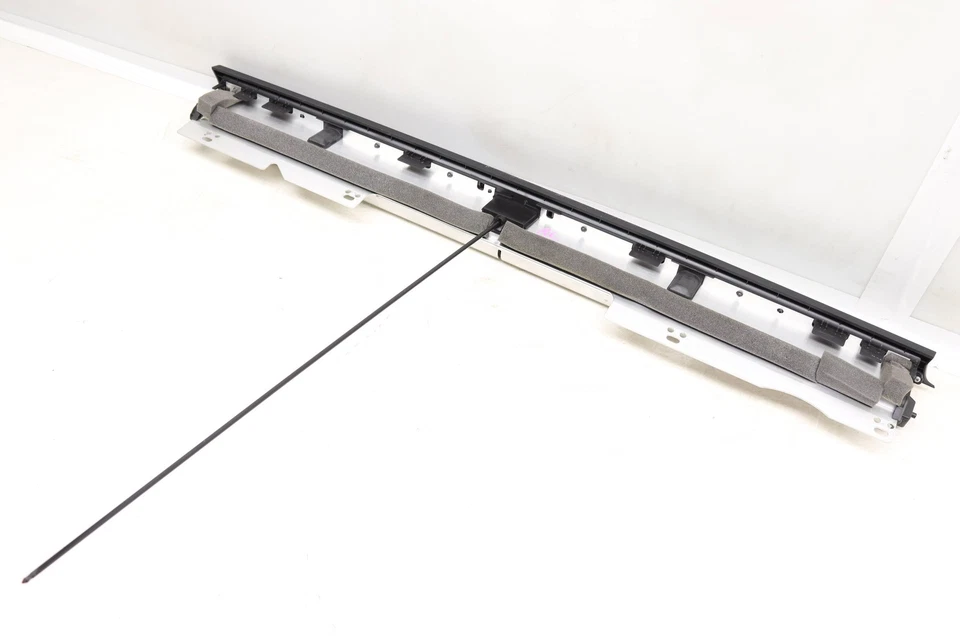 AUDI A8 QUATTRO 2011-2017 - PUERTA TRASERA IZQUIERDA ELÉCTRICA/VENTANA PARASOL Foto 3 de 4