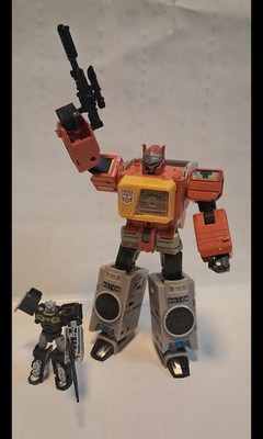 Transformers Titans Return Autobot Blaster, Twincast and Rewind