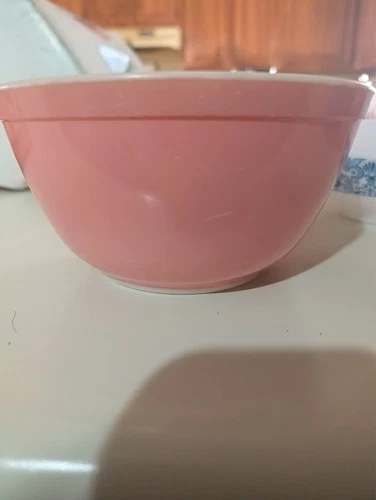 PYREX Flamingo Pink Mixing Bowl 2-1/2qt 1950