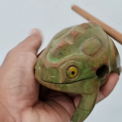Carved Wood Imitate Sound Frog, Croaking Green Frog, Percussion