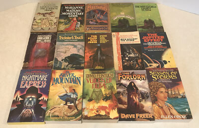 Science Fiction MIXED LOT OF 15 Fantasy PBs Vintage Javor Freer Foxxe SCI-FI #70