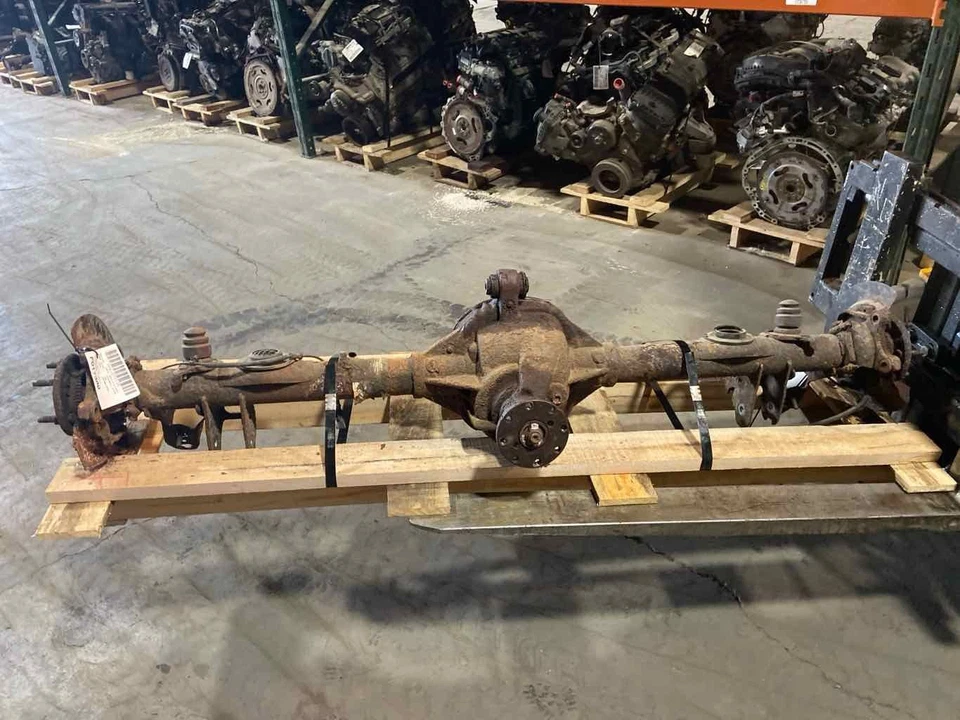 Used Rear Axle Assembly Rear fits: 2004 Chevrolet Silverado 2500 pickup full-flo - Image 3 of 4