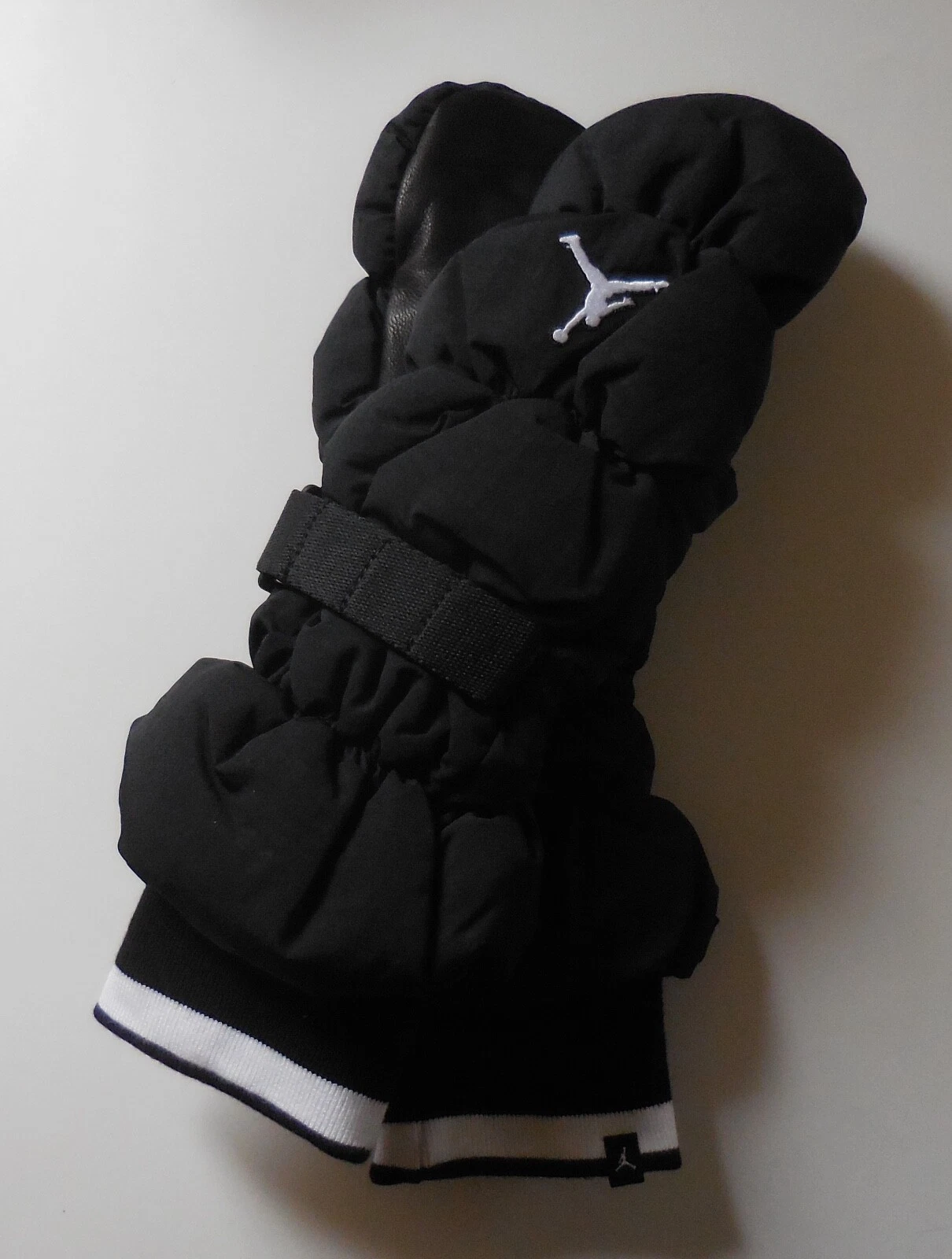 Nike Jordan Mitten insulated Snowboard & Ski Gloves Women Black/Sail M/L