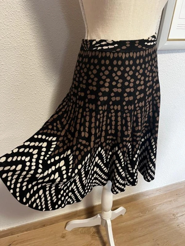 Falda plisada BCBG Maxazria punteada xxs Foto 4 de 4