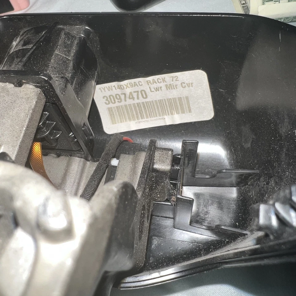 2019-2023 Dodge RAM 2500 interior Rear View Mirror auto High Beam auto Dimming - Image 4 of 4