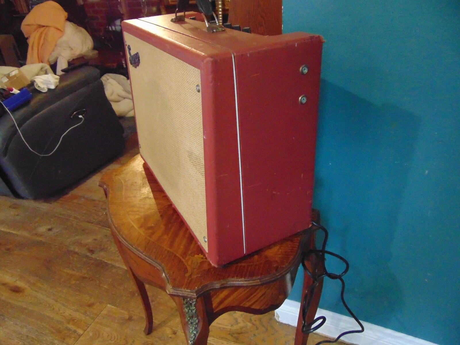 Picture 3 of 8