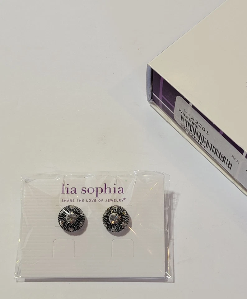 Aretes de rodio lia sophia Wilshire tonos plata y hematita con cristales cortados Foto 2 de 4