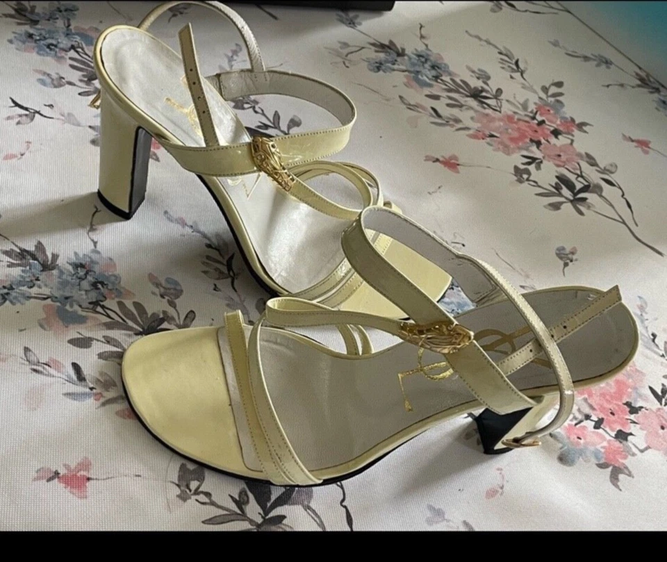 Sandalias de tacón YSL Yves Saint Laurent Corey para mujer 7 color marfil  Foto 3 de 4