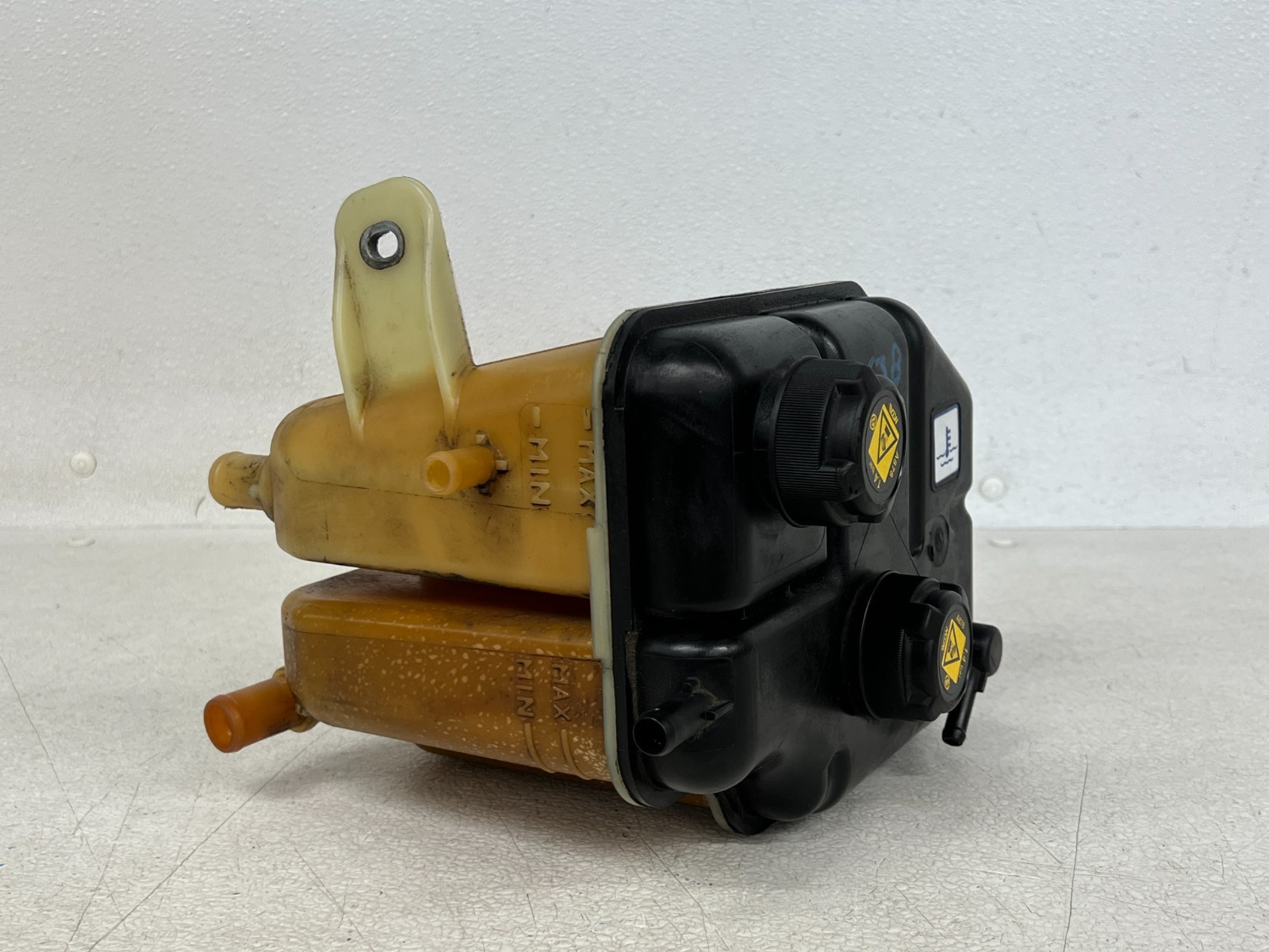 ⭐14-24 MASERATI QUATTROPORTE COOLANT EXPANSION RESERVOIR TANK OEM LOT2638