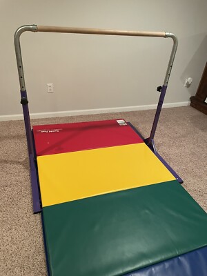 Tumbl Trak kip bar and mat