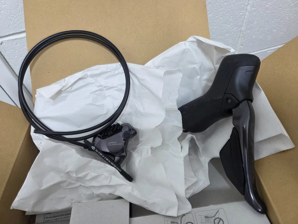 Shimano Ultegra Di2 ST-R8170 Right Lever w/BR-R8170 12-speed Disc Brake Front - image 2 of 3