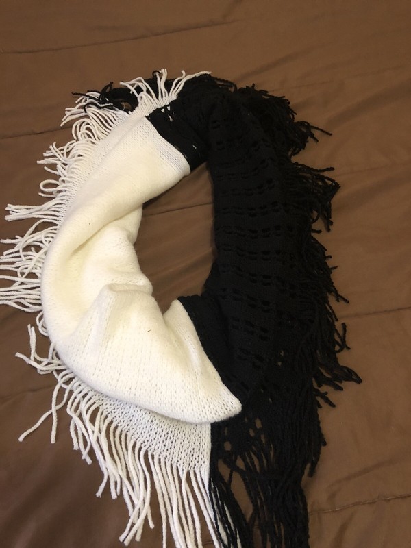Women Fashion Scarves Wraps Poncho Crochet ( Black-white)