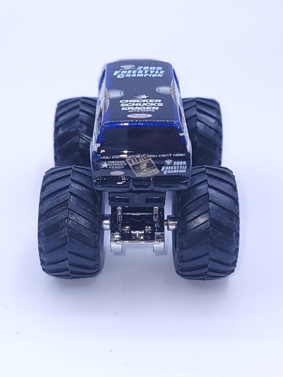 Hot Wheels Monster Jam Bounty Hunter 2005 Freestyle Champion 1:64