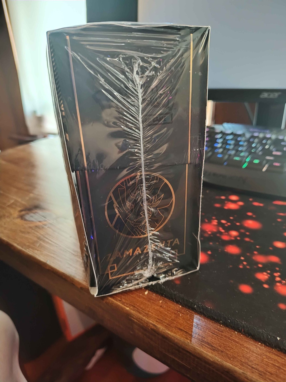Pokemon TCG Sword & Shield - Elite Trainer Box Plus Zamazenta slight  tear