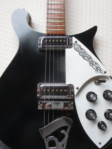 Rickenbacker 620 Jetglo Electric Guitar made in the USA w/OHC 2000 model - Afbeelding 17 van 20