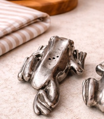 Pewter Frog Salt Shaker Stamped Billy-Joe Made In South Carolina SALT ONLY
