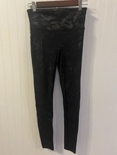 Spanx  Look At Me Now  Black Camo Leggings Size M Workout Casual Travel