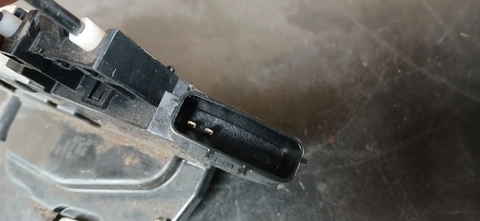 11 12 13 INFINITI QX56 REAR RIGHT DOOR LOCK ACTUATOR 825001LA0A - Image 4 of 4