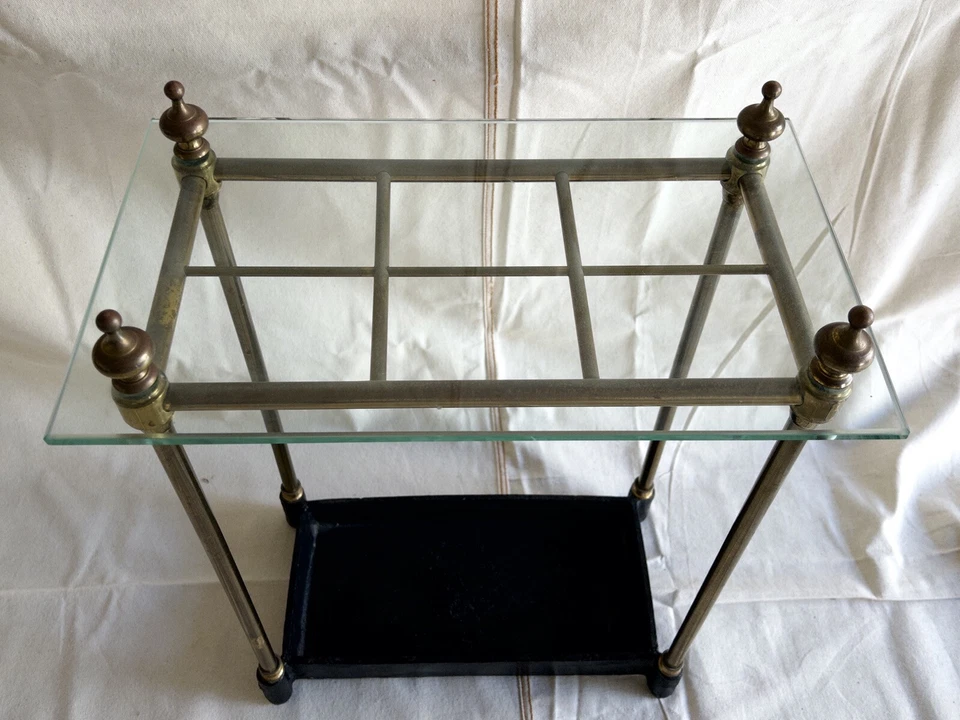 Paraguas victoriano inglés de latón y hierro fundido valet convertido en mesa auxiliar Foto 2 de 4