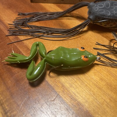 best fishing artificial frog lure HENGJIA 5 pcs Top Water Lures Weedless Snakehead Frog Lures and weedless hook designs that help navigate heavy vegetation The Best Frog Lures for