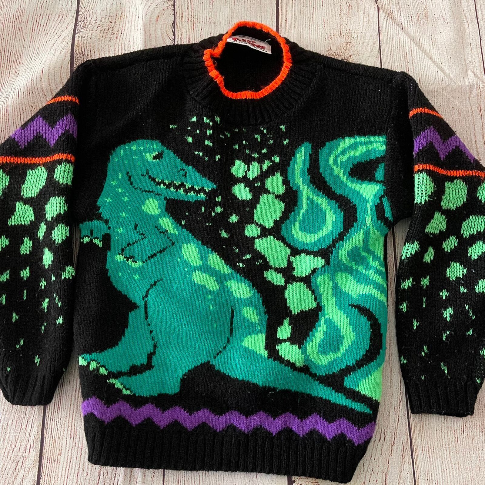 VINTAGE Hot Cashews Rare Dinosaur T-Rex Graphic S… - image 1