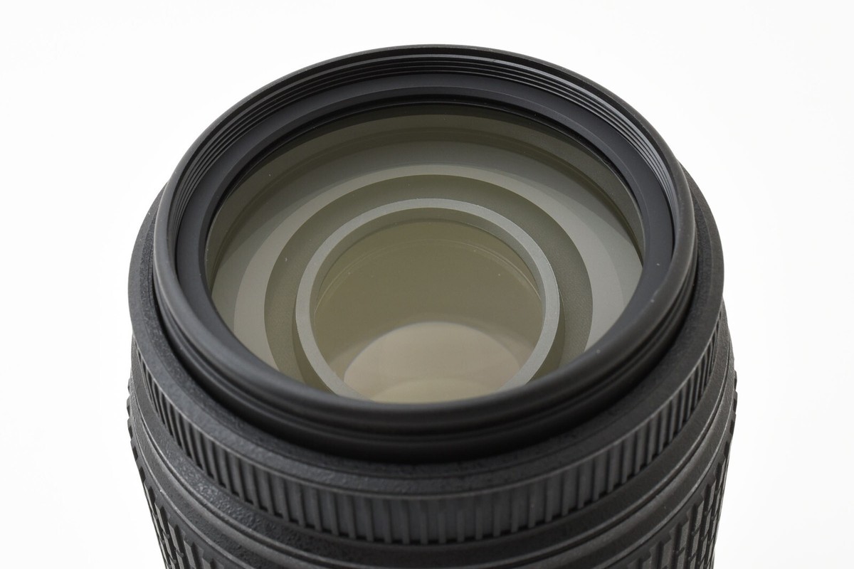 Nikon AF-S NIKKOR 55-300mm f4.5-5.6 G ED DX Zoom Free sipping