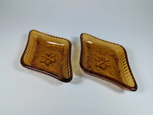 Indiana Glass 1930s Sandwich Tiara Spade Dish Trinket Ashtray Set Of 2