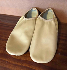 Linodes Tan Slip-On Jazz Shoes Women s 7 / Men s 6.5