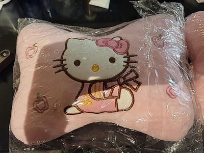 New HELLO KITTY Head Neck Rest Cushions Headrest Car Accessories 1pc