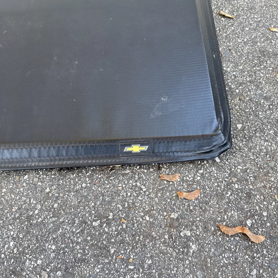 Cubierta blanda Tonneau triple plegable genuina Chevy GM de 6' 6" para Silverado 1500 2018 Foto 2 de 4