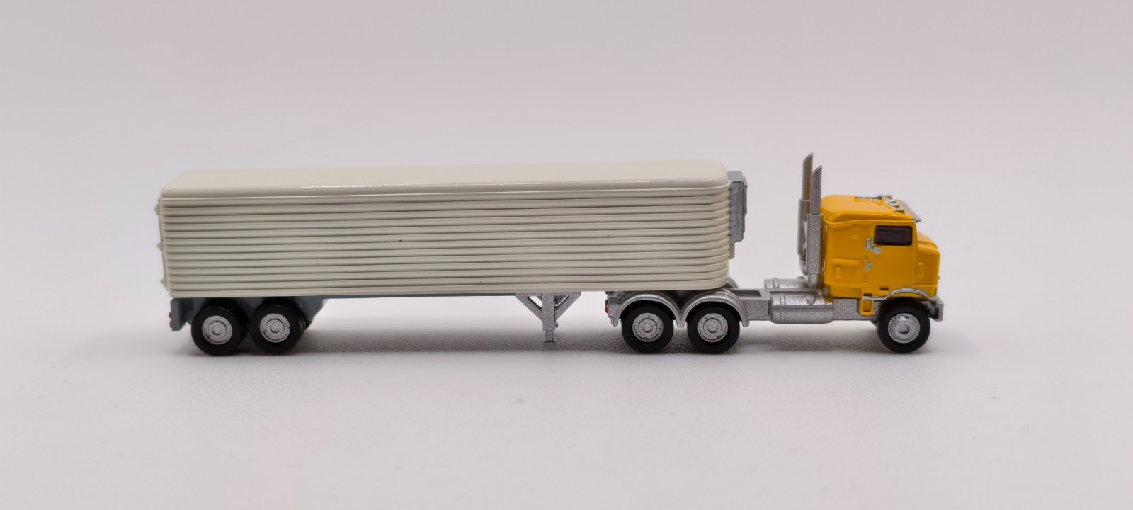 Modello autoarticolato USA scala Z 1:220 in resina foto 3