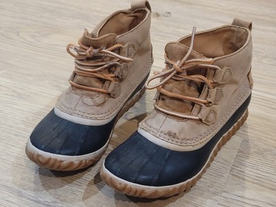 Sorel Out N About Rain Boots Women's Tan Black Nubuck Waterproof