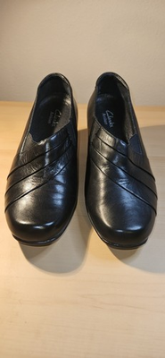 #ad #ad Clarks Artisan Black Leather Slip On Chunky Heels Women#x27;s 6.5W Active Air $29.99