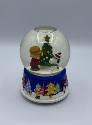 Hallmark Peanuts Musical Christmas Snow Globe 6'' O Christmas Tree Special Ed.