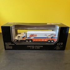 Racing Champions Loy Allen 19 Semi Diecast Transporter 1:87 Hooters 1994