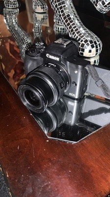 Canon EOS M50 Mirrorless Digital Camera Body Black with 15mm-45mm Lens Used