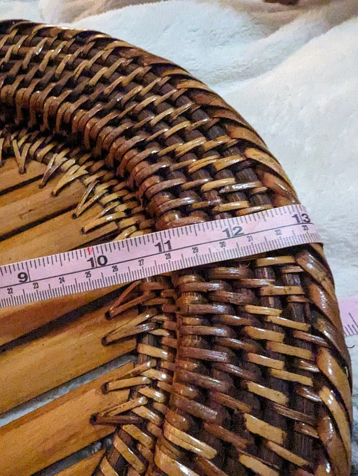 Vtg Woven Wicker Rattan Charger Plate Set 4 Placemats Bamboo Plate Holder 13" - Image 4 of 4