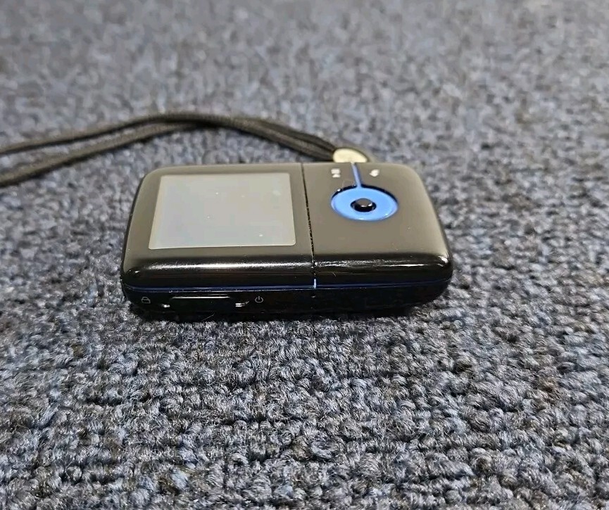 FOR PARTS OR REPAIR Creative Zen V Plus 4GB MP3 Player & Digital