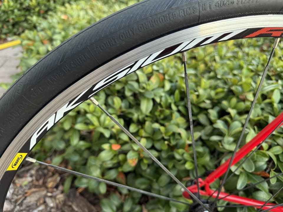 Vintage Trek 330 Road Bike 25.5" w/ Mavic Wheels - 700x28.  - Image 2 of 4