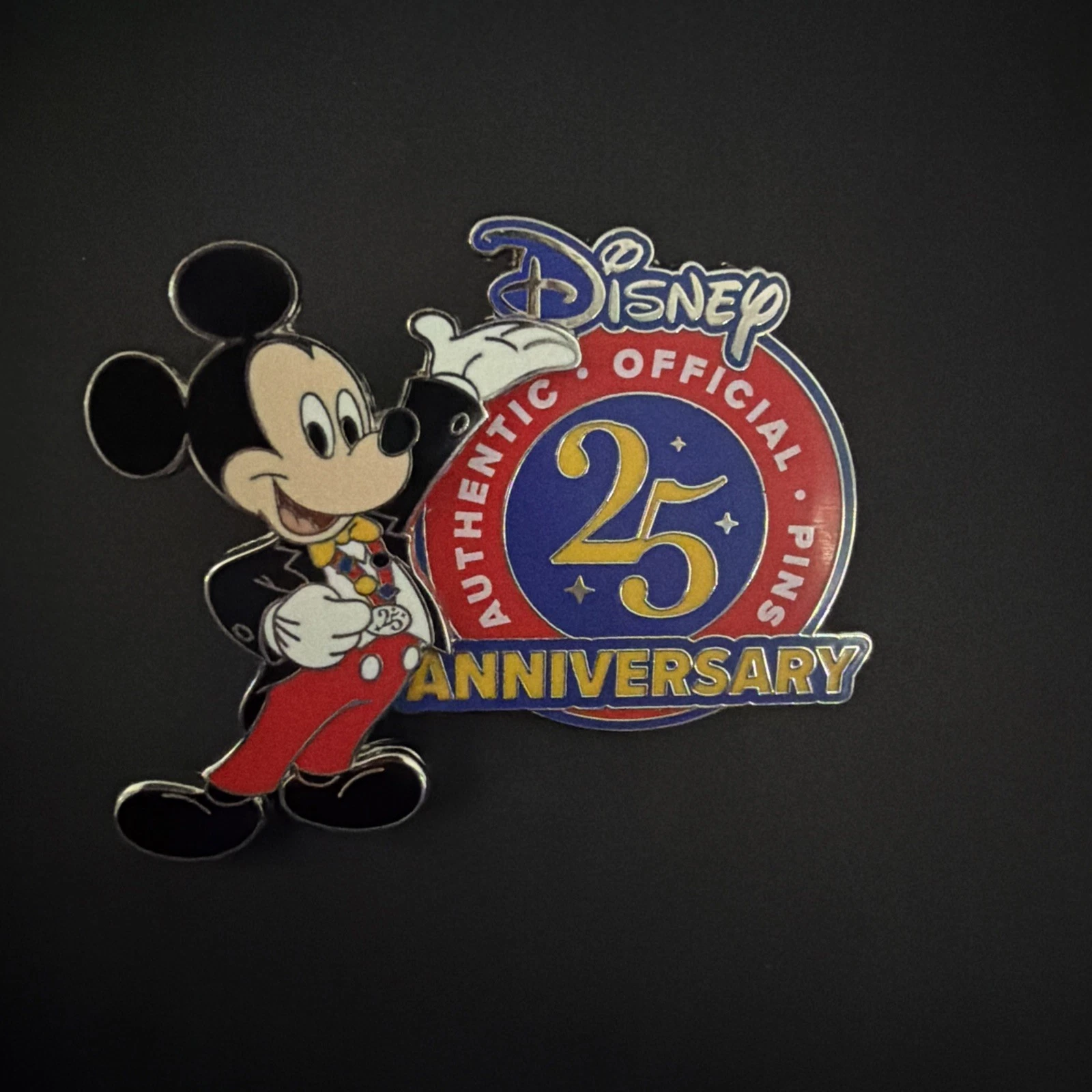 Disney Mickey Mouse 25th Anniversary Celebrating 25 Years of Disney Pin Trading