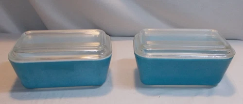 Vintage PAIR Pyrex Ovenware 0502 Blue Refrigerator Dish With Lids 1.5 NO CHIPS