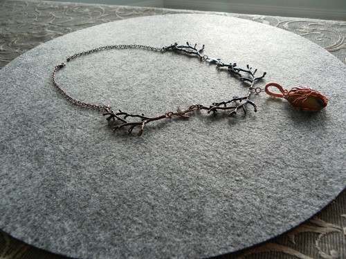 Copper twig necklace with swallows & wire-wrapped laguna lace agate tree-of-life - Picture 7 of 10