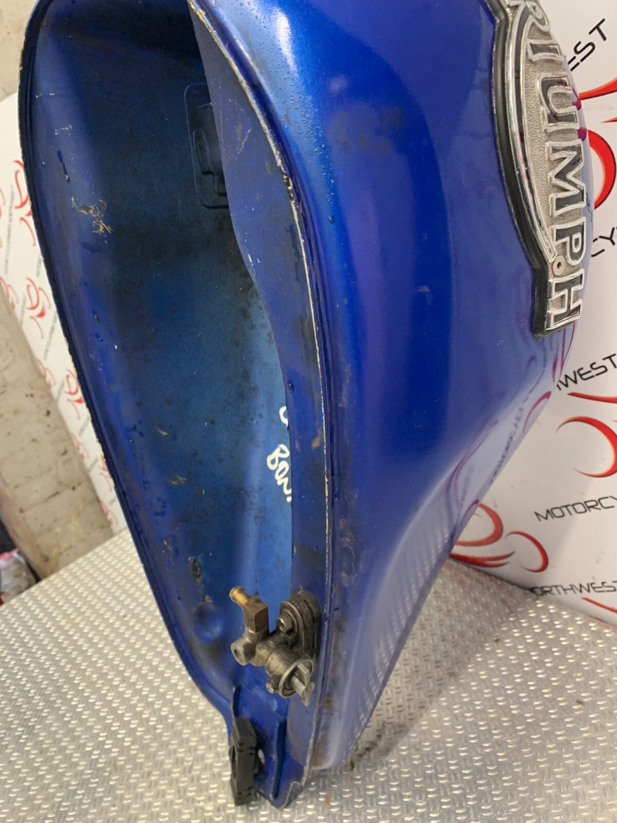 TRIUMPH BONNEVILLE AMERICA FUEL TANK 2005 PETROL TANK BLUE eBay