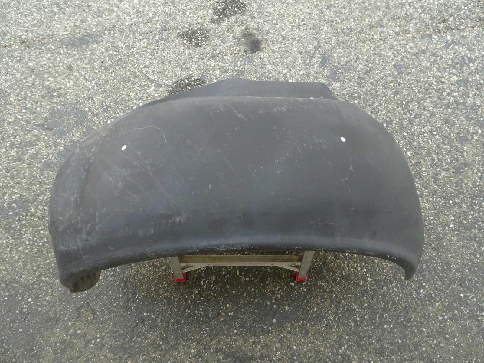 FERRARI 512 BBI FRONT LEFT  FENDER INNER  LINER OEM FERRARI PARTS 610 233 400