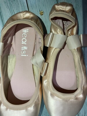 Wear Moi Omega Pointe ballet shoes with satin Ribbons Size 7