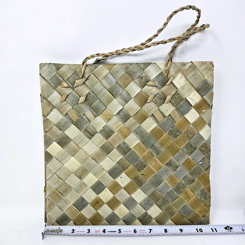 handmade-bayong-eco-friendly-reusable-shopping-bag-made-of-pandan