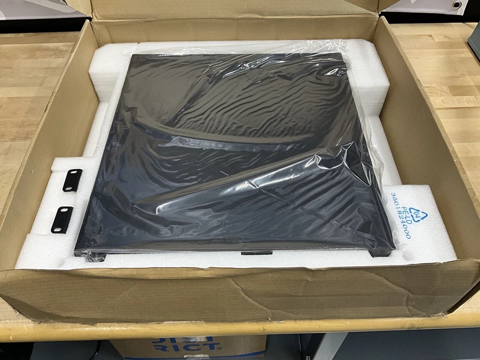 Dell X1052P 48-Port Gigabit Ethernet Managed Network Switch 0T65YX New Open Box - Image 4 of 4