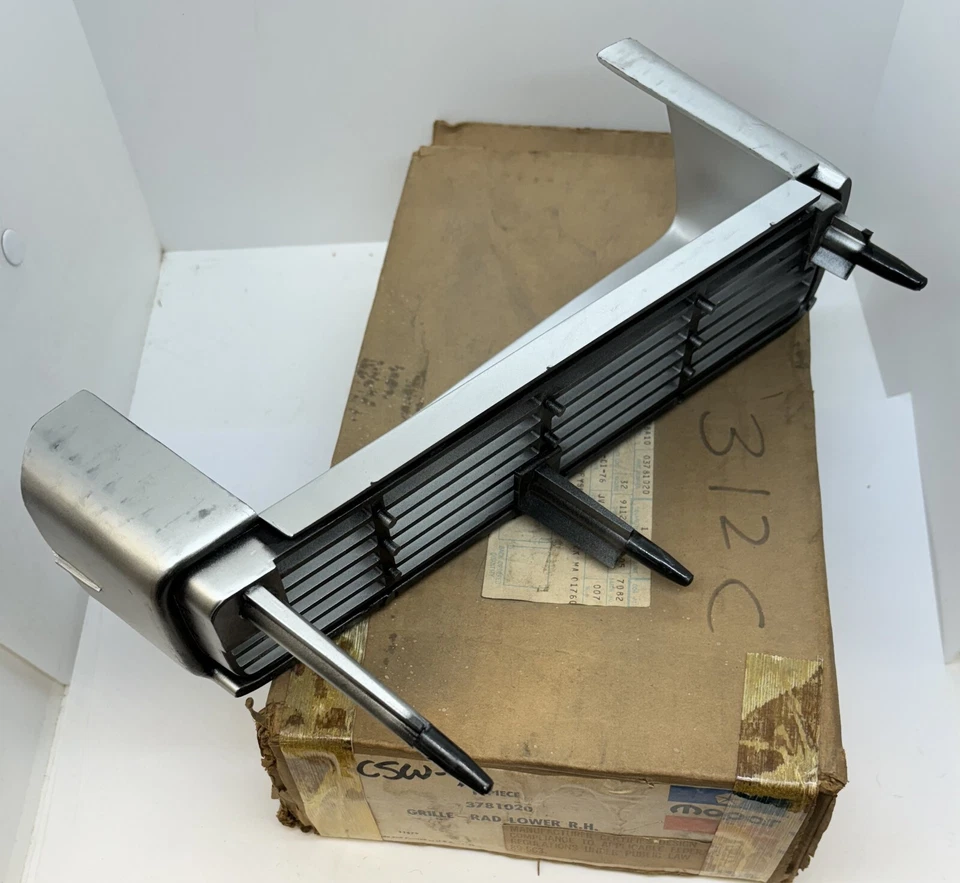 1975-1977 Plymouth Gran Fury Right Side Lower Radiator Grille 3781020 NOS. - Image 4 of 4