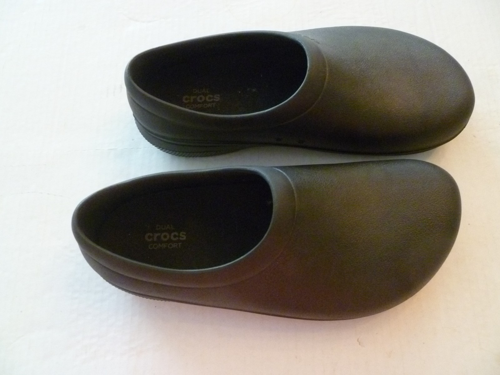 Crocs Duel Comfort black heel men size 8 women size 10 with full insole-image